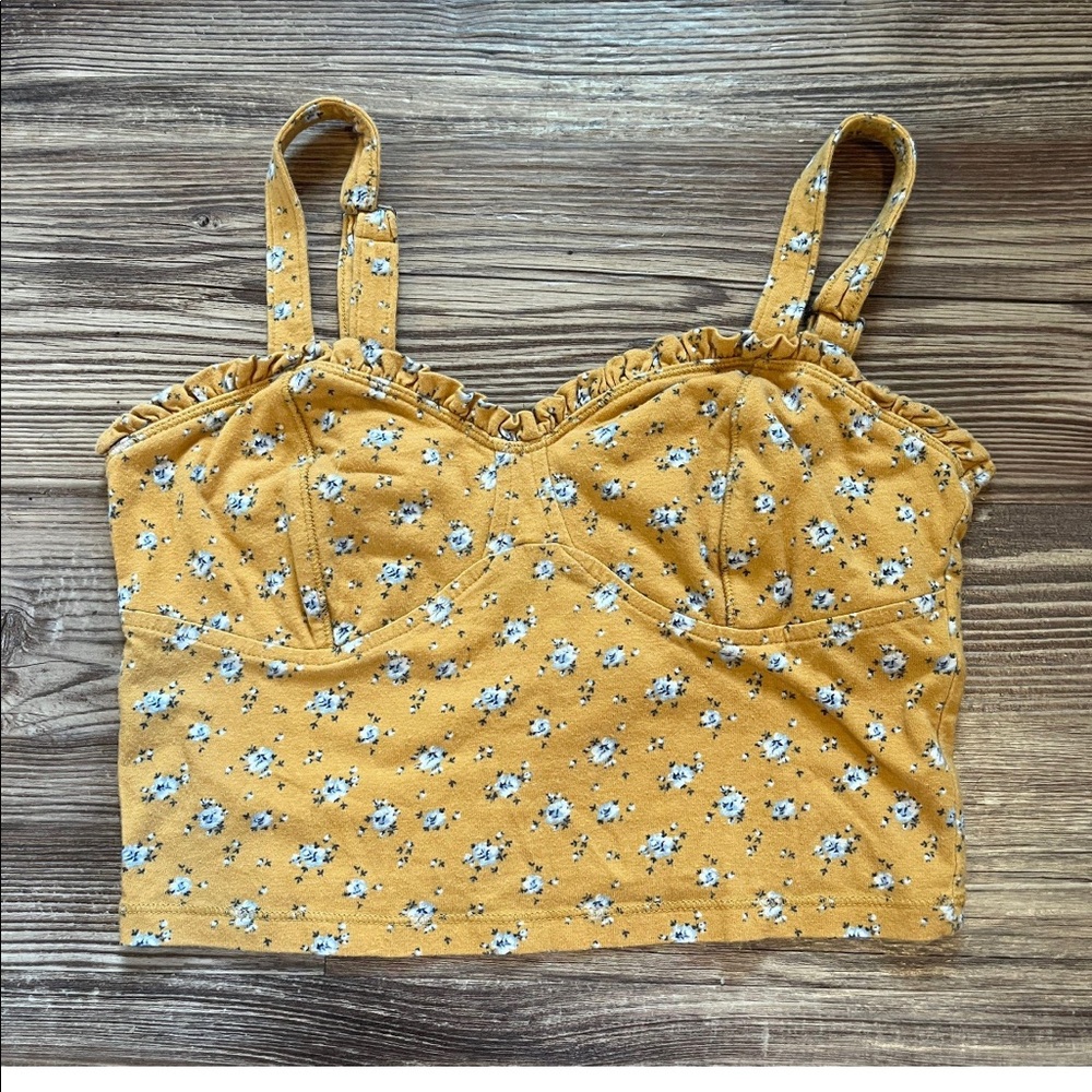 Super cute & floral Abercrombie & Fitch Floral Crop top